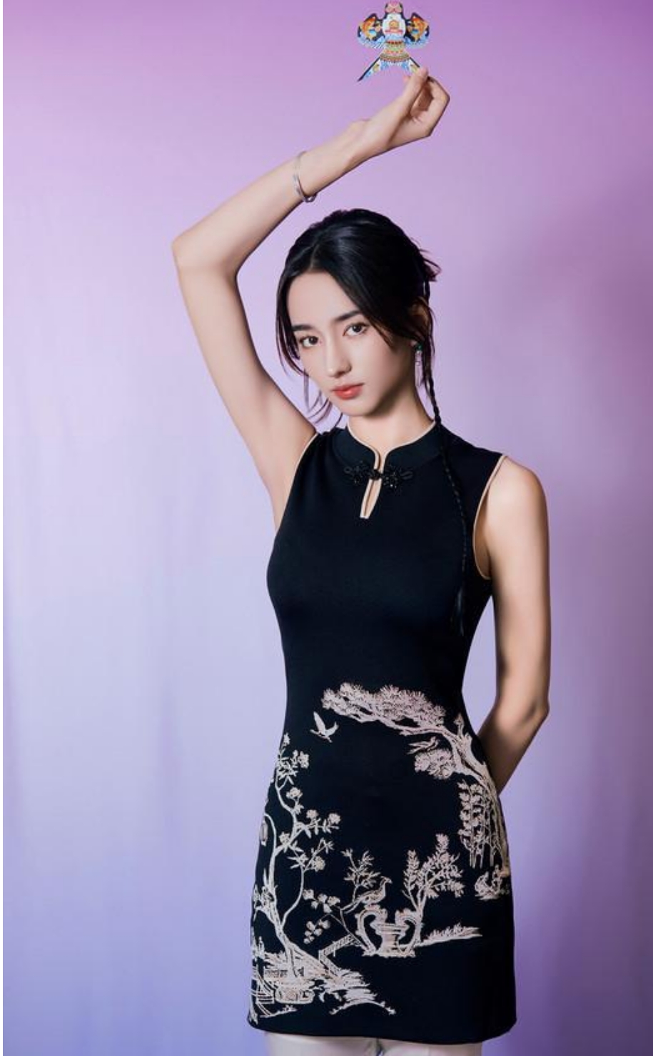 李宛妲亮相百花之夜 融合表演盡現力量與柔美