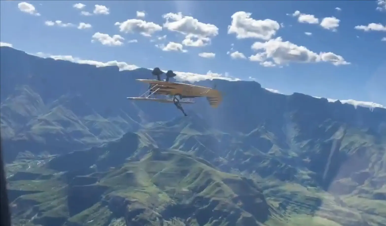 《碟中諜8》花絮曝光！阿湯哥扒飛機竟是實景拍攝