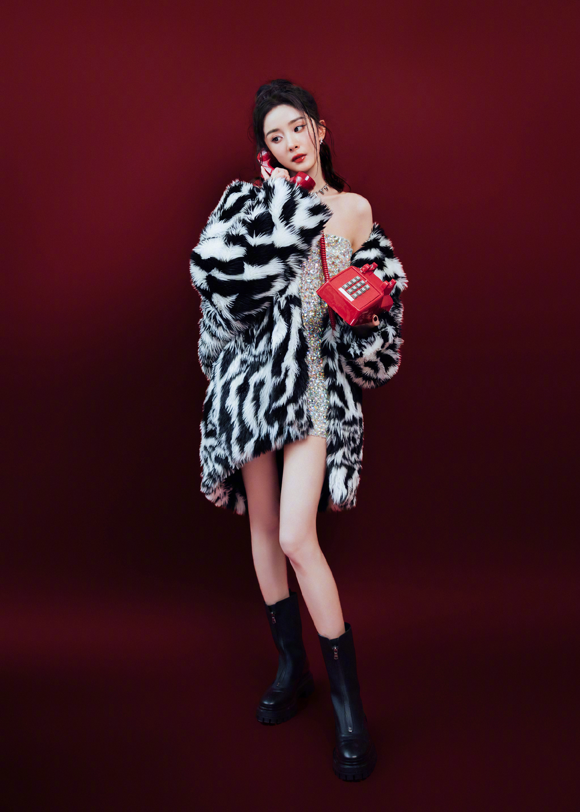 楊冪跨年造型/壹號娛樂