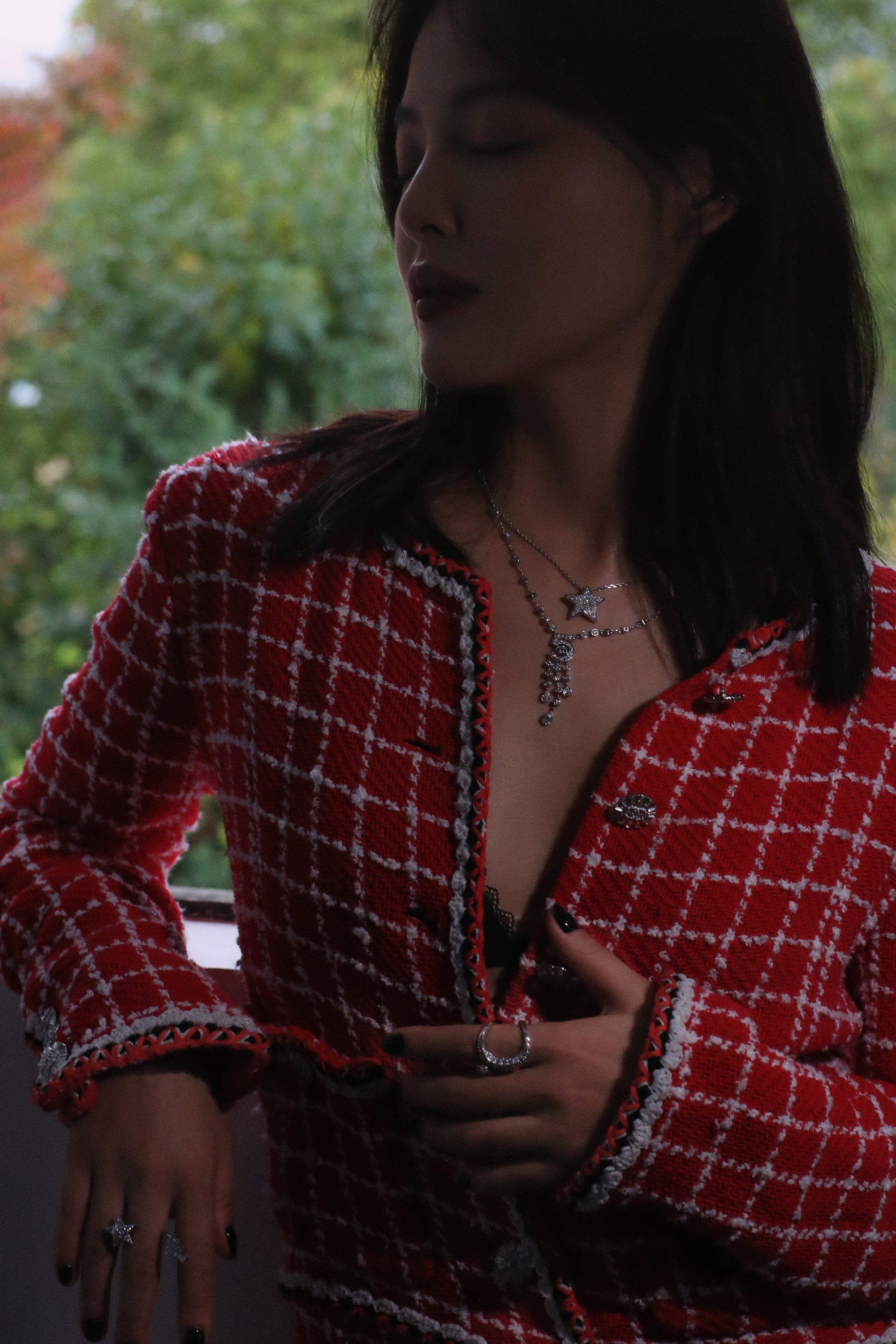 a66d0169ly8h9ib7smq5hj22dc3k0qv7.jpg 辛芷蕾新鮮CHANEL大片/壹號(hào)娛樂(lè)