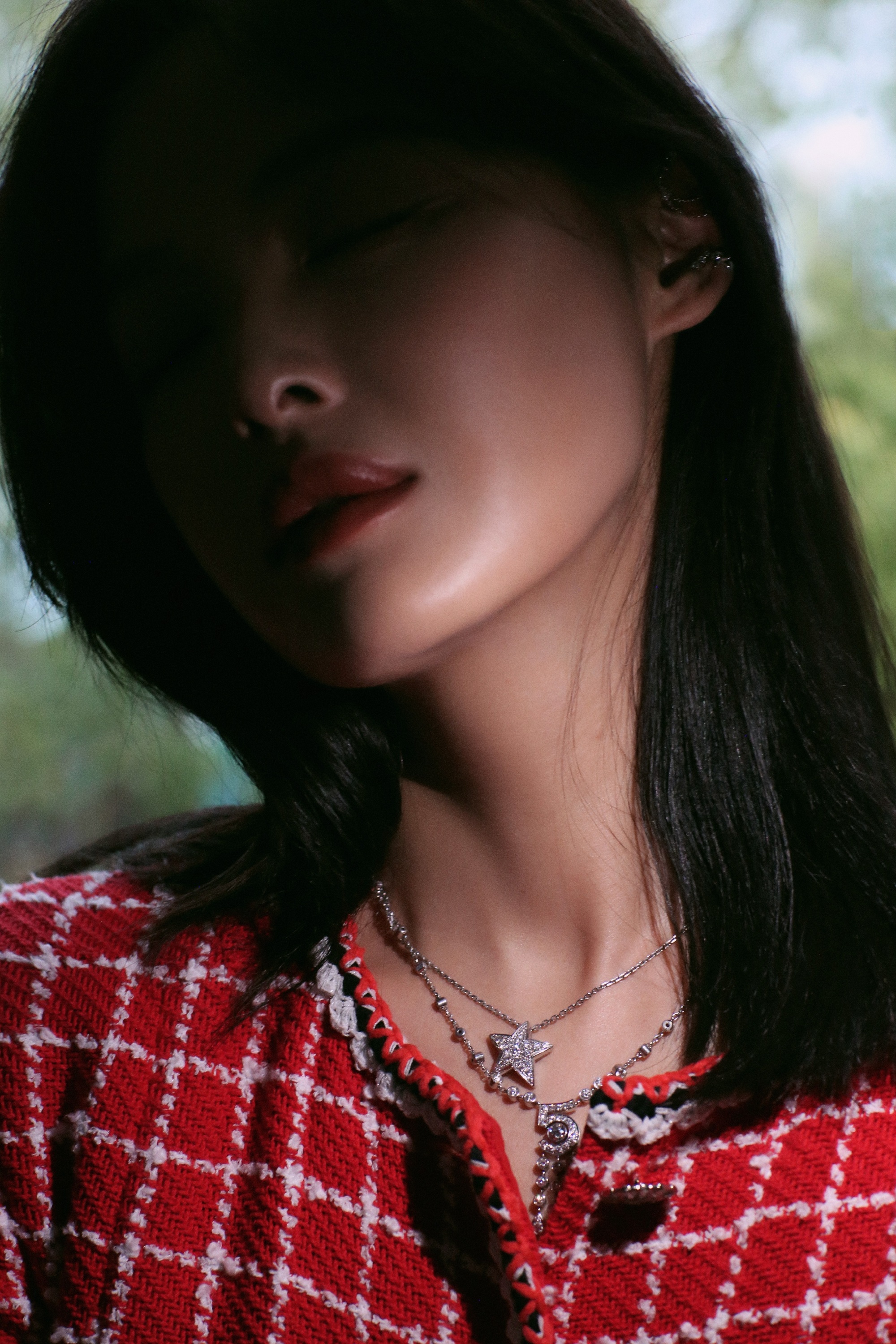 a66d0169ly8h9ib8481pwj22dc3k0e83.jpg 辛芷蕾新鮮CHANEL大片/壹號(hào)娛樂(lè)