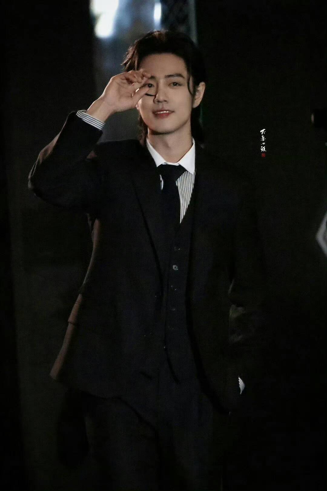 肖戰西裝狼尾亮相新加坡活動 /壹號娛樂