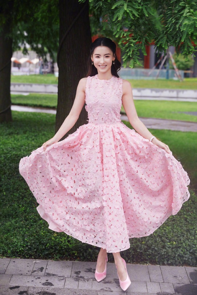 1.jpeg 張柏芝受邀出席DV 2024春夏大秀/壹號(hào)娛樂(lè)