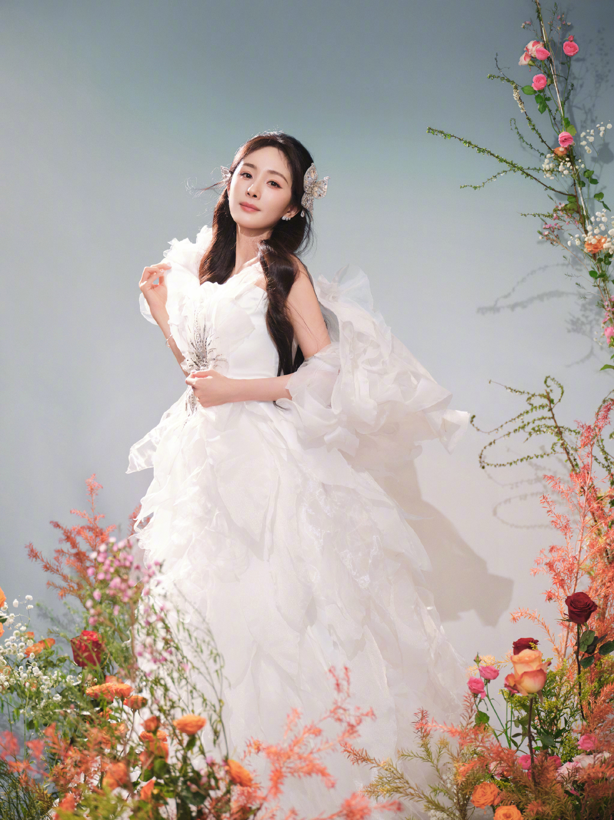 002ZLx3Bly1hx4am0irfwj63dc4hsb2f02.jpg 楊冪跨年演唱會/壹號娛樂