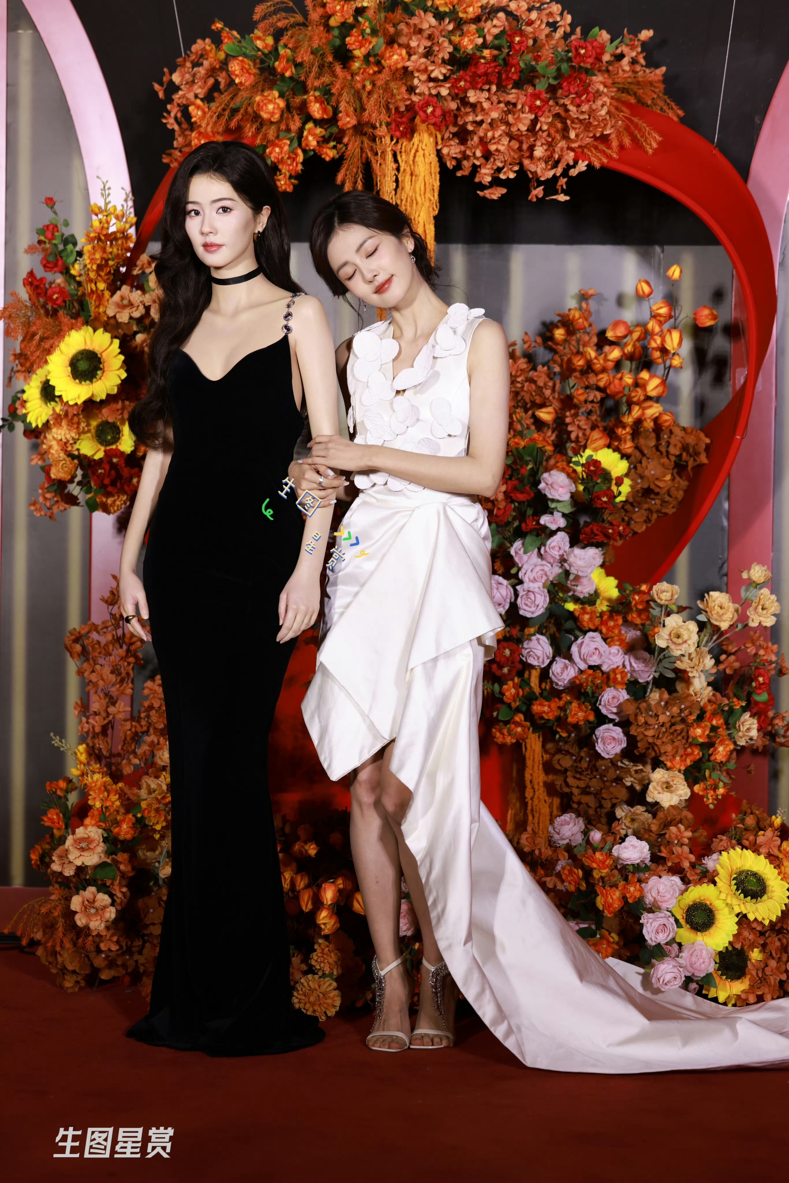 005ZwWLZly1hx2l9wrxwbj323w35s1ky.jpg 白鹿亮相上海杜莎夫人蠟像揭幕儀式/壹號(hào)娛樂(lè)